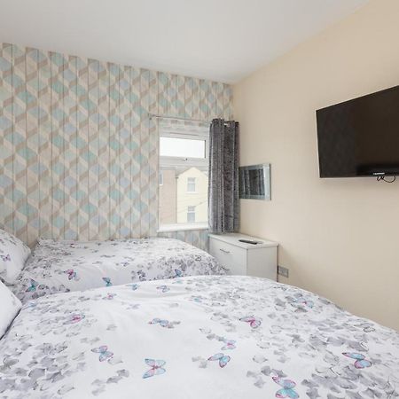 Eden - Family Apartment, Wifi & Parking Blackpool Exterior photo