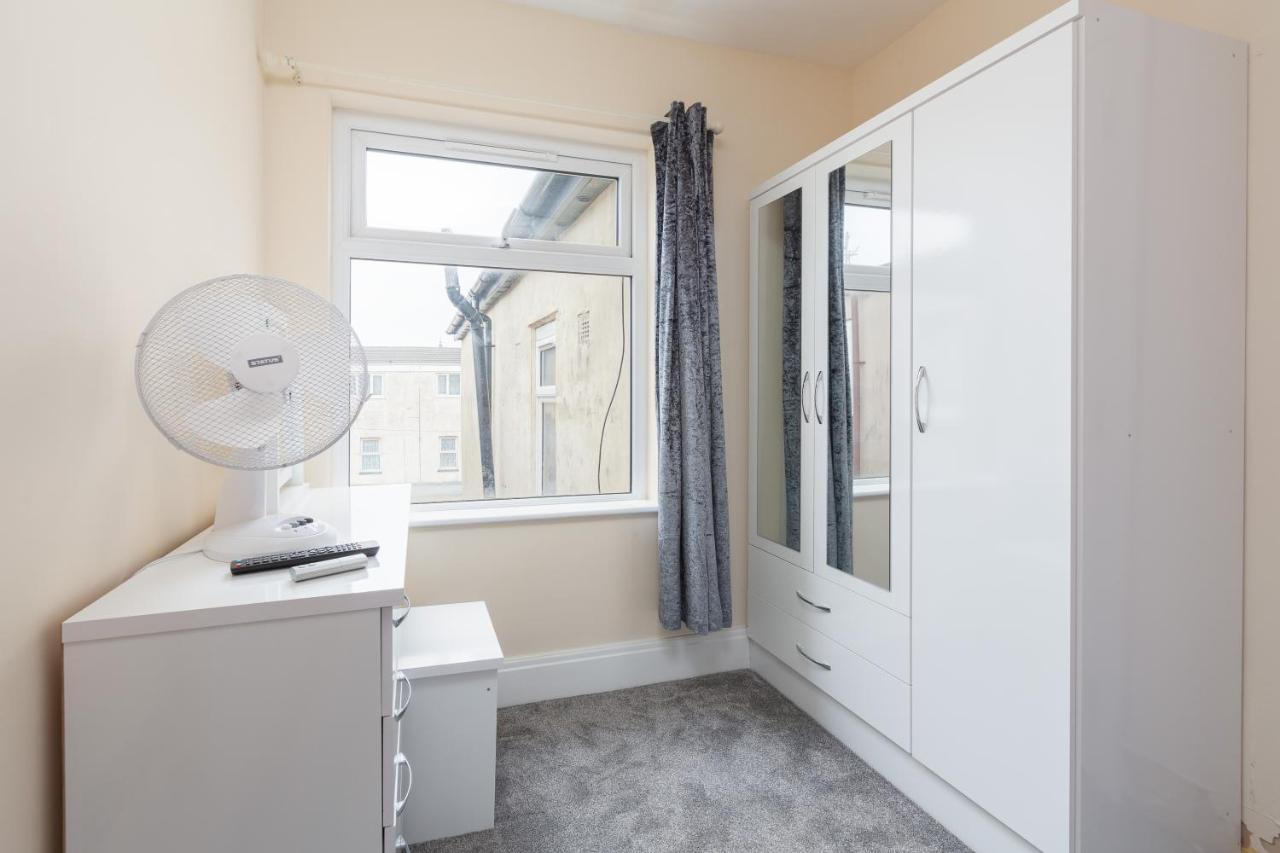 Eden - Family Apartment, Wifi & Parking Blackpool Exterior photo